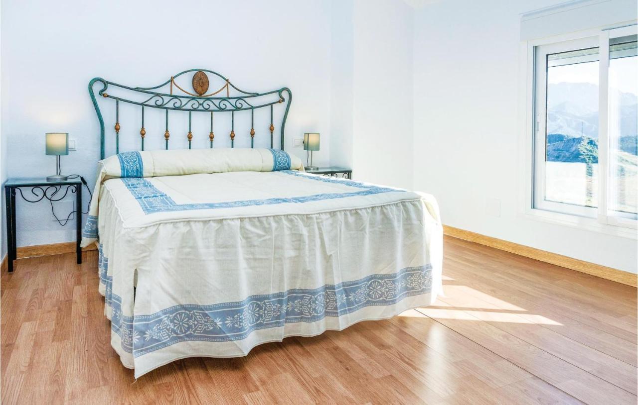 Awesome Home In Cadiz With Swimming Pool Ел Гастор Екстериор снимка